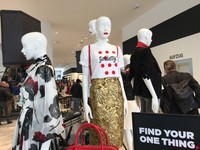 Mannequins POS Frauen Partyoutfit
